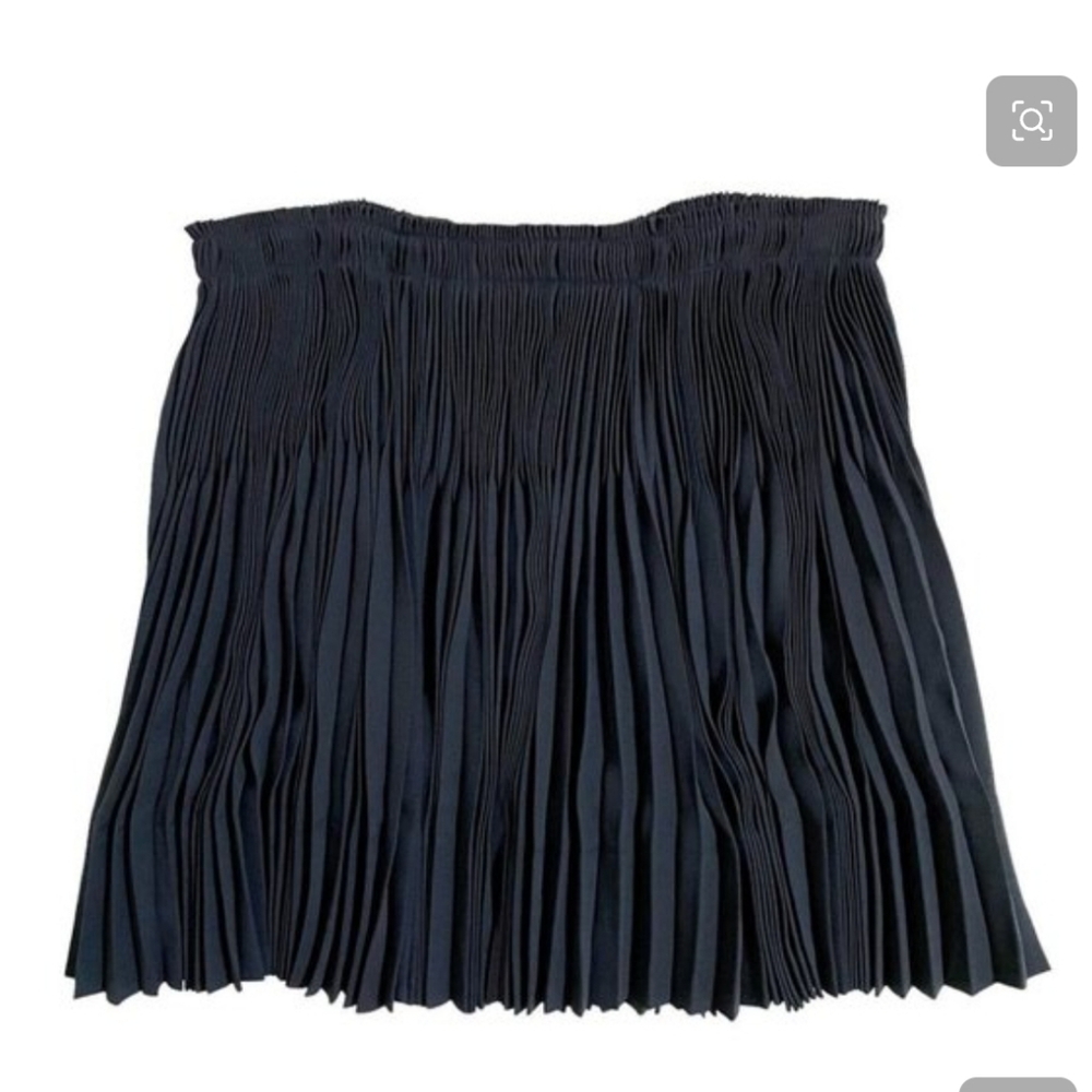 VINCE Navy Blue Pleated Above Knee Skirt $265 Satin Chiffon Collegiate Designer